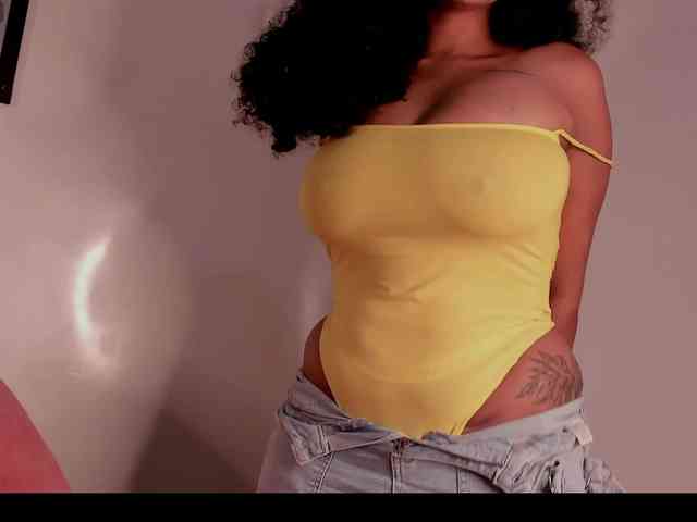 NinaCollinss webcam