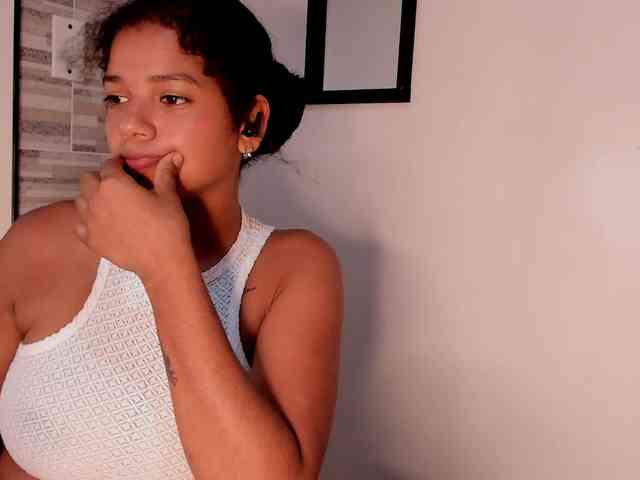 NinaCollinss webcam