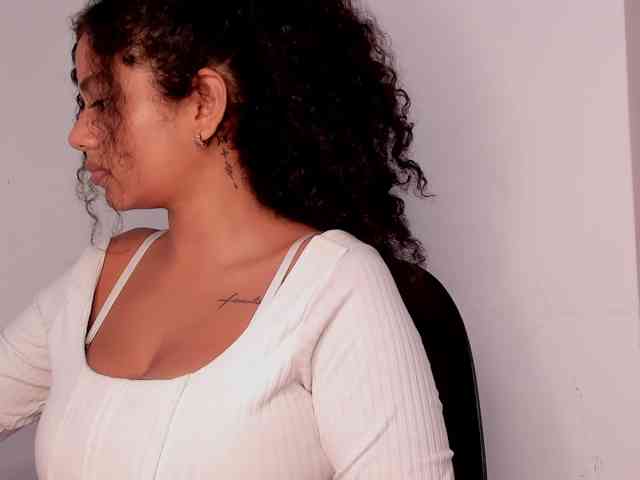 NinaCollinss webcam