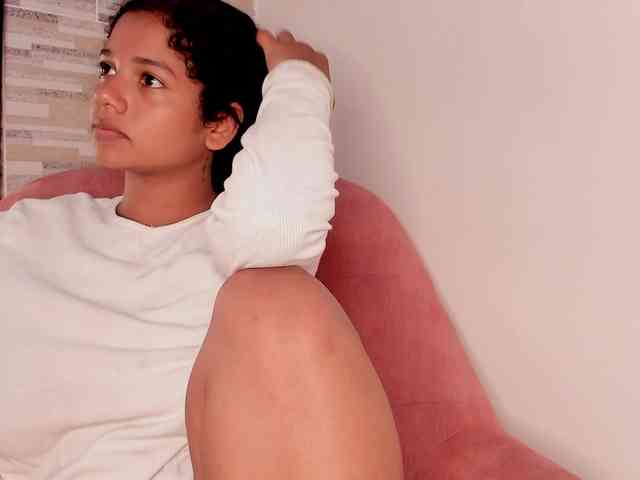 NinaCollinss webcam