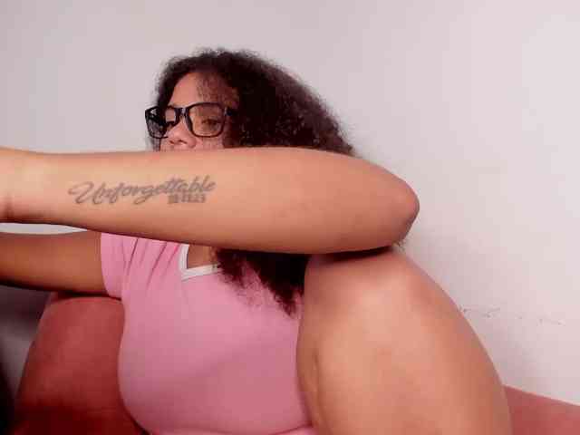 NinaCollinss webcam