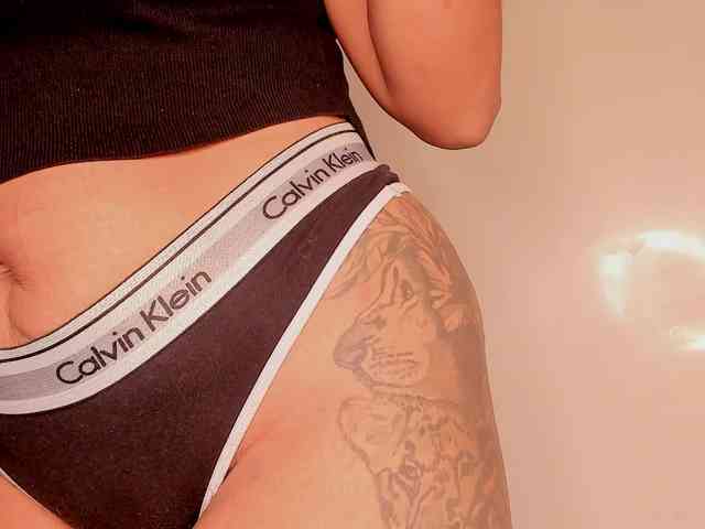 NinaCollinss webcam
