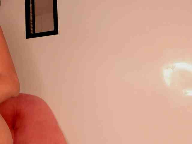 NinaCollinss webcam