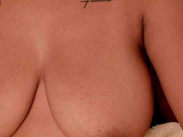 NinaCollinss webcam