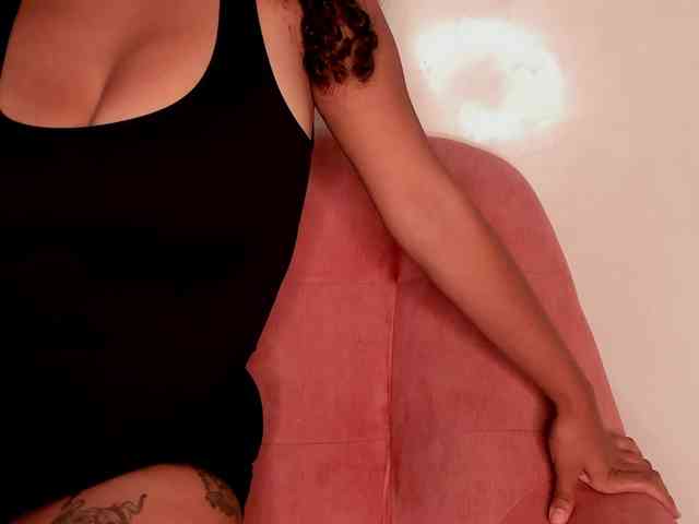 NinaCollinss webcam