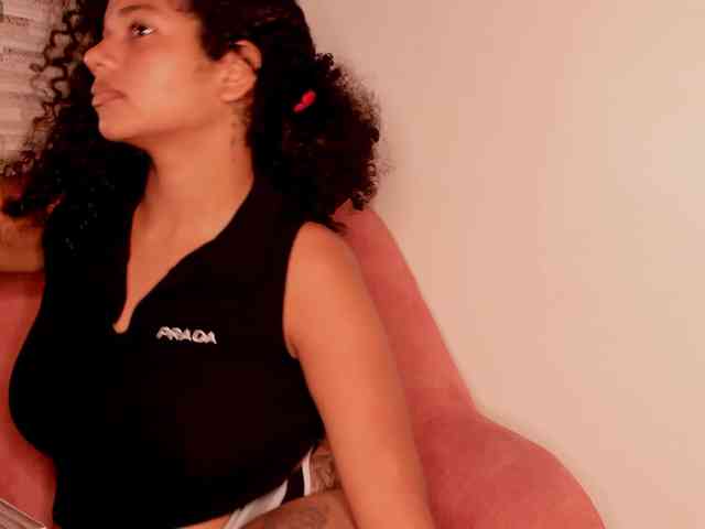NinaCollinss webcam