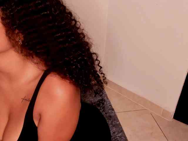 NinaCollinss webcam