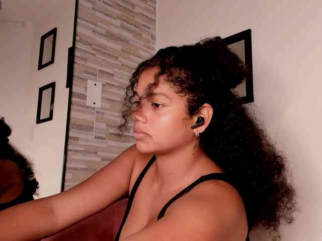 NinaCollinss webcam