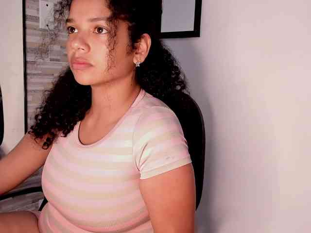 NinaCollinss webcam