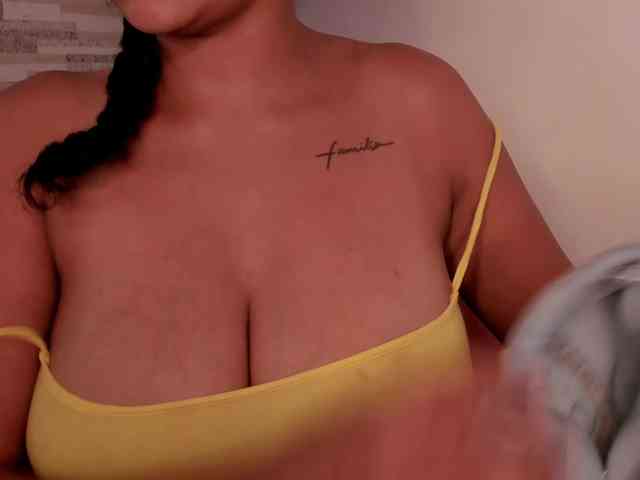 NinaCollinss webcam