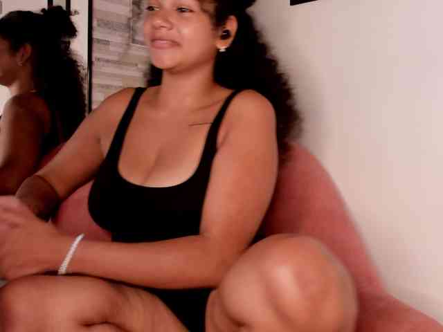 NinaCollinss webcam