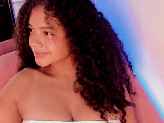 NinaCollinss webcam