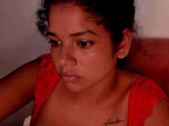 NinaCollinss webcam