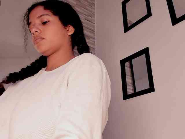 NinaCollinss webcam