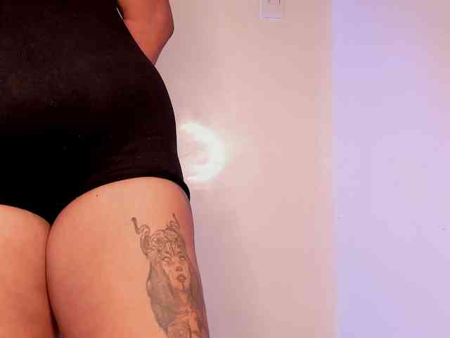 NinaCollinss webcam