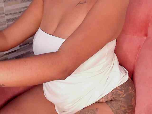 NinaCollinss webcam