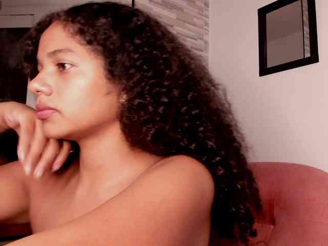 NinaCollinss webcam