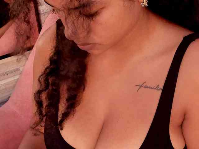 NinaCollinss webcam