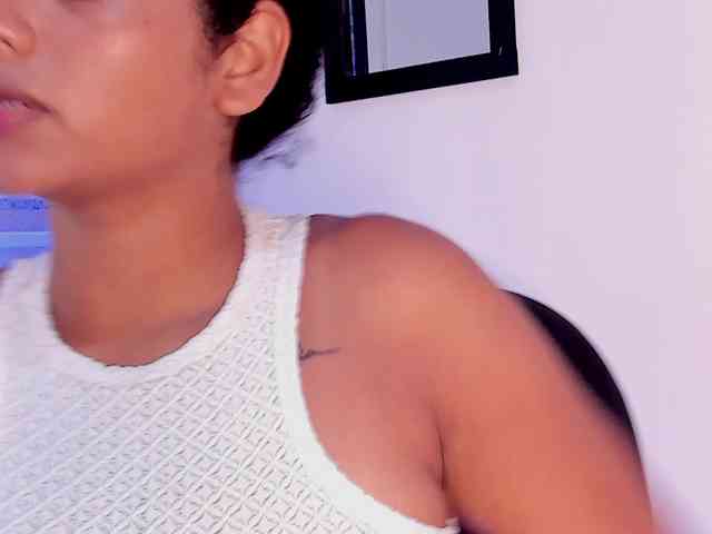 NinaCollinss webcam