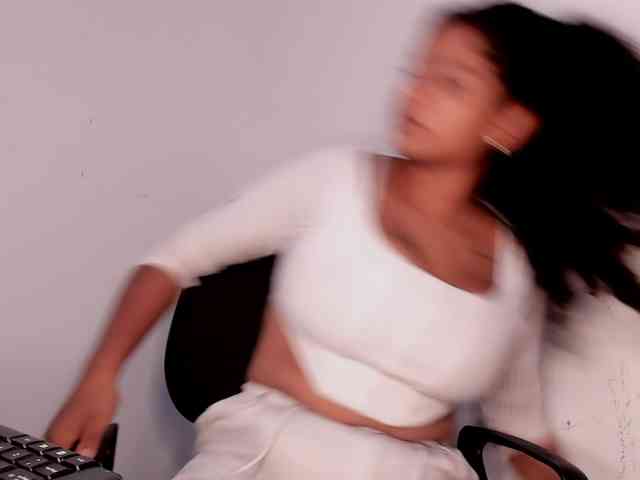 NinaCollinss webcam