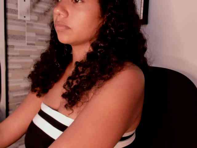 NinaCollinss webcam
