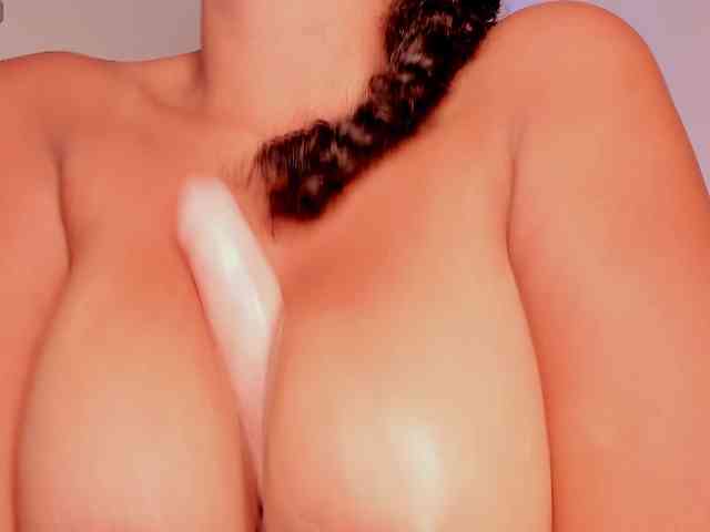 NinaCollinss webcam