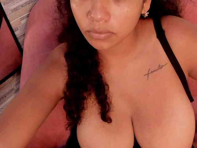 NinaCollinss webcam