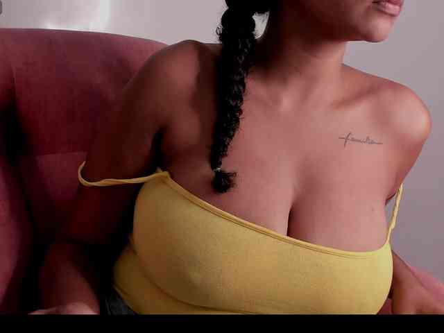 NinaCollinss webcam