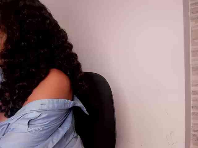 NinaCollinss webcam