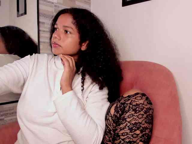 NinaCollinss webcam