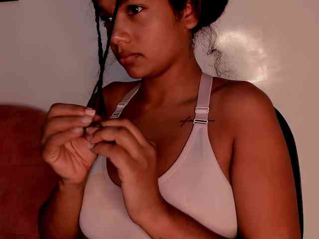 NinaCollinss webcam