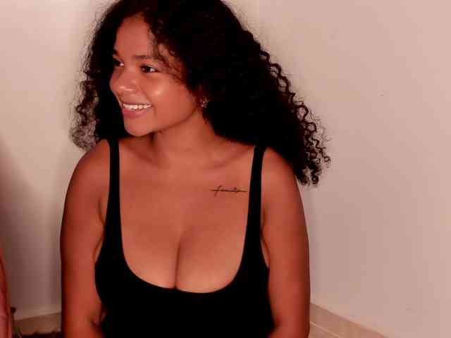 NinaCollinss webcam