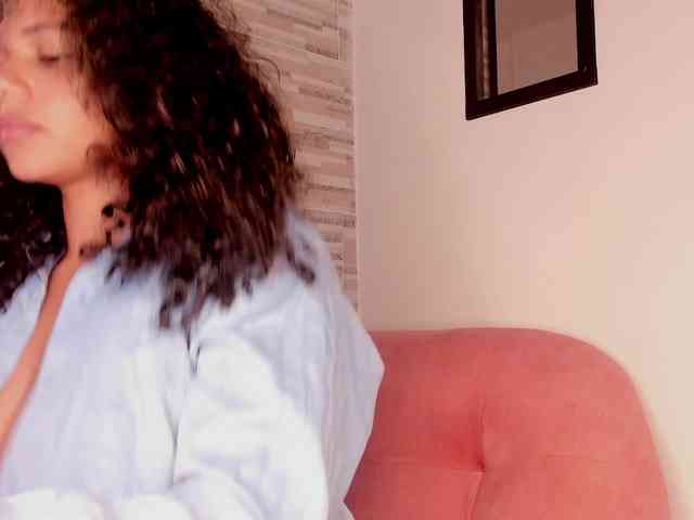NinaCollinss webcam