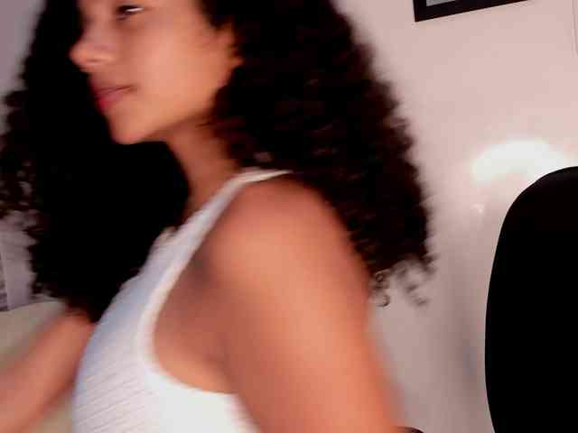 NinaCollinss webcam