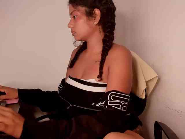 NinaCollinss webcam