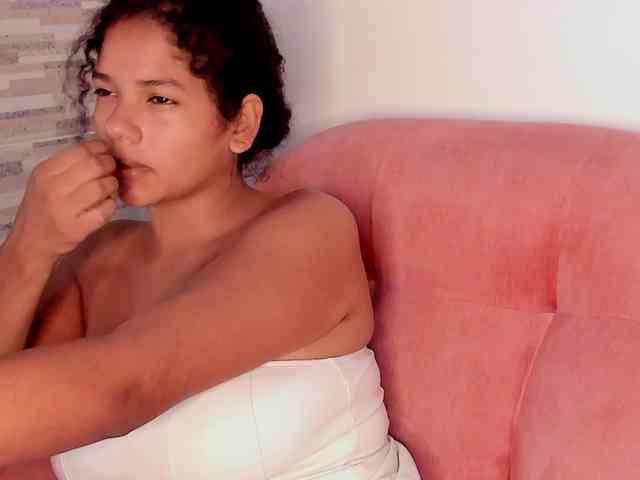 NinaCollinss webcam