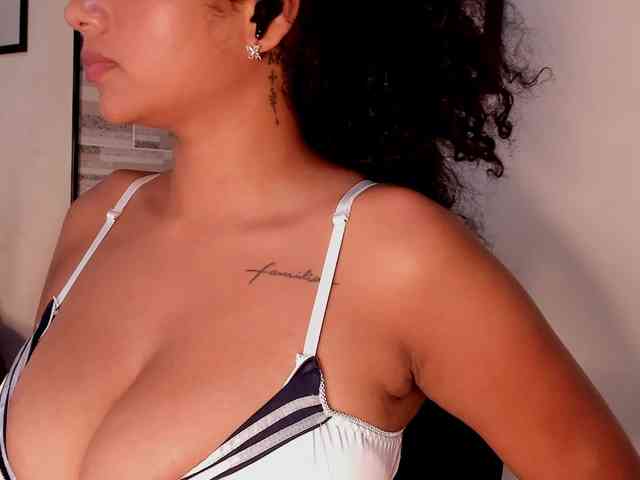 Modèle: NinaCollinss