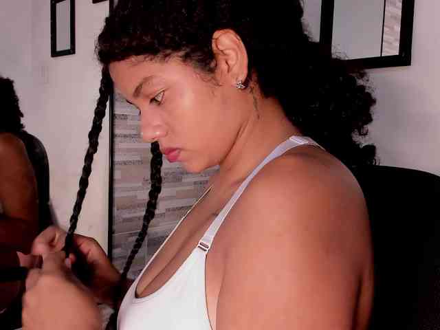 NinaCollinss webcam