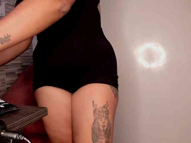 NinaCollinss webcam