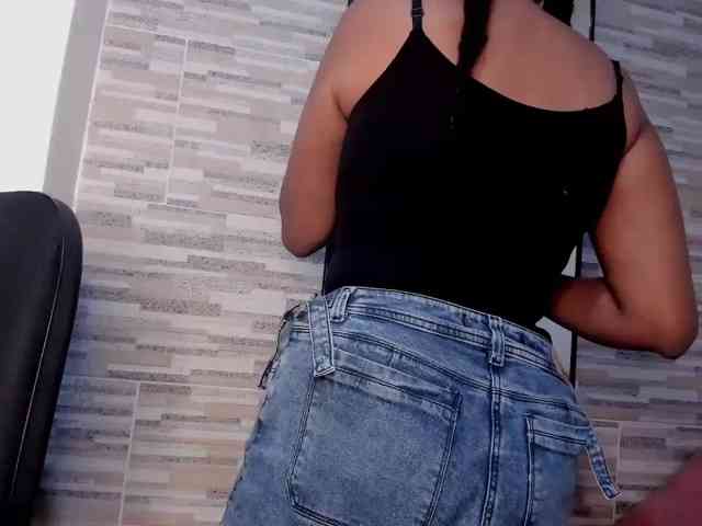 NinaCollinss webcam