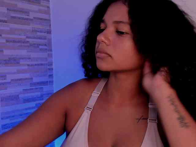 NinaCollinss webcam