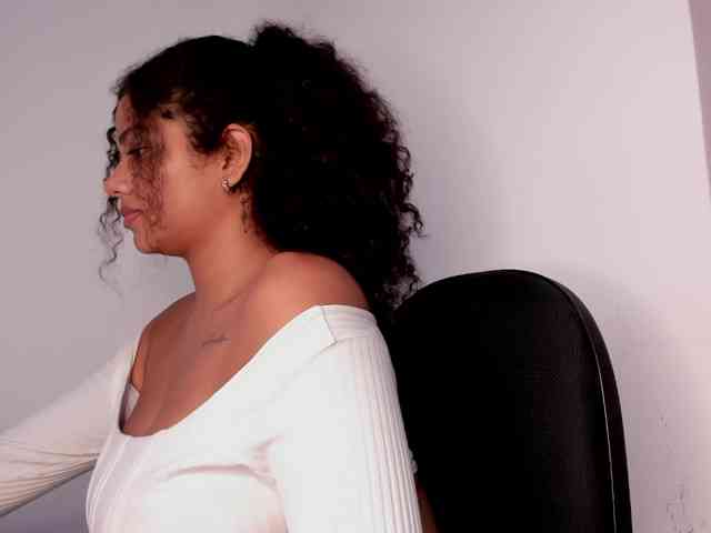NinaCollinss webcam