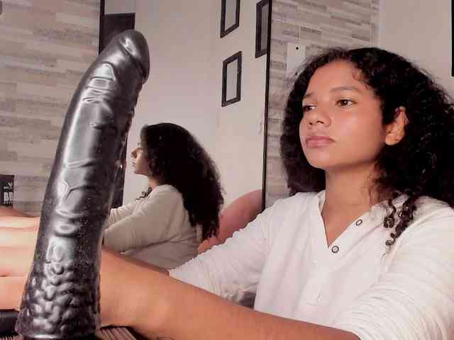 NinaCollinss webcam