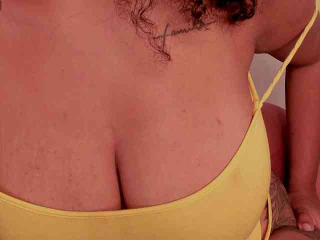NinaCollinss webcam