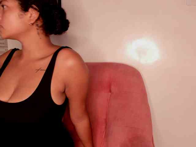 NinaCollinss webcam