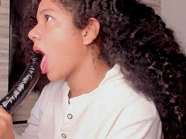 NinaCollinss webcam