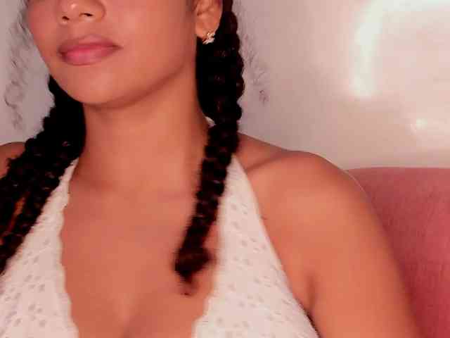 NinaCollinss webcam