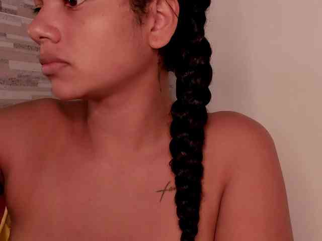 NinaCollinss webcam