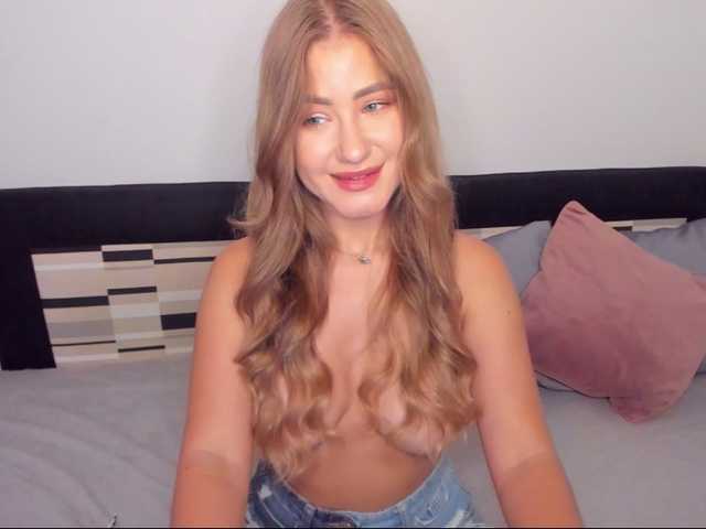 Primrose live cam on BongaCams