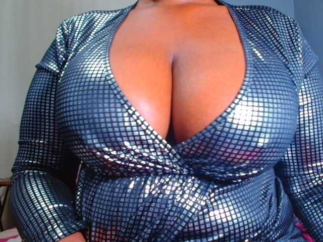 CURVEBABY live cam on BongaCams